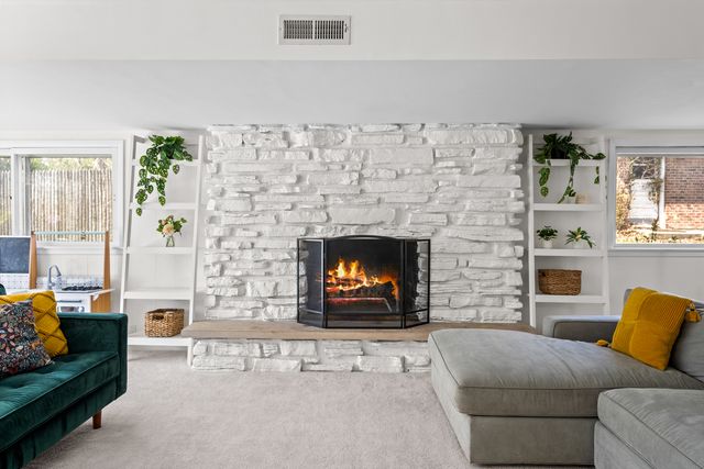 161 E Stone Avenue, Lake Forest, IL 60045