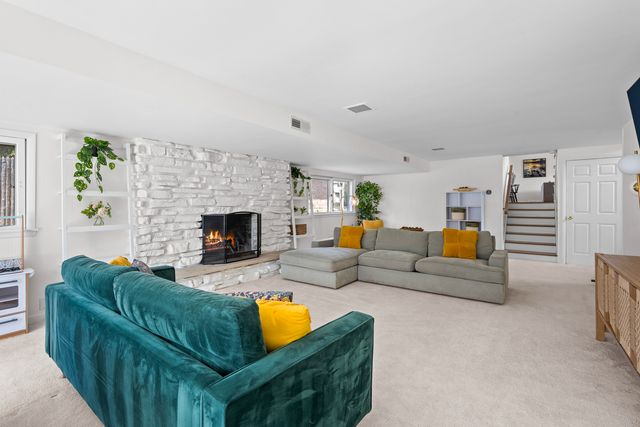 161 E Stone Avenue, Lake Forest, IL 60045