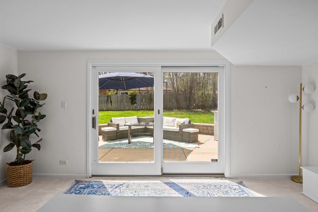 161 E Stone Avenue, Lake Forest, IL 60045