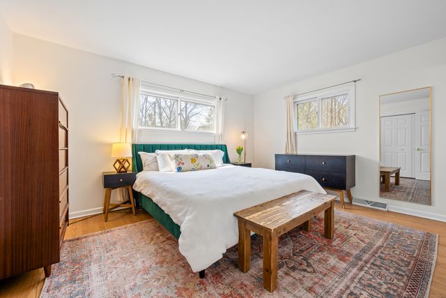 161 E Stone Avenue, Lake Forest, IL 60045