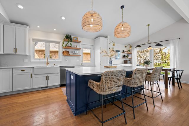 161 E Stone Avenue, Lake Forest, IL 60045