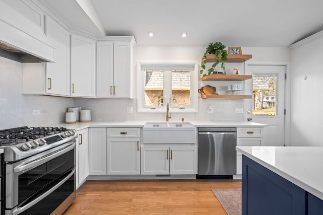 161 E Stone Avenue, Lake Forest, IL 60045