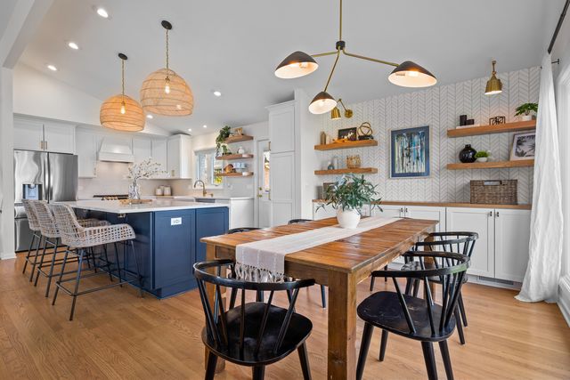 161 E Stone Avenue, Lake Forest, IL 60045