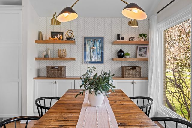 161 E Stone Avenue, Lake Forest, IL 60045