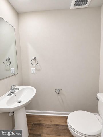 42639 DARALA DR, Ashburn, VA 20147