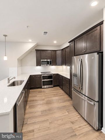 42639 DARALA DR, Ashburn, VA 20147