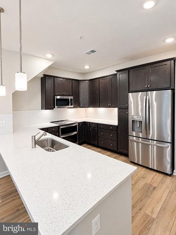 42639 DARALA DR, Ashburn, VA 20147