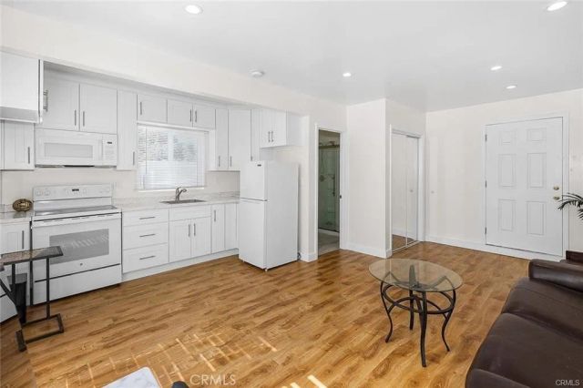 8829 Sylmar, Panorama City, CA 91402