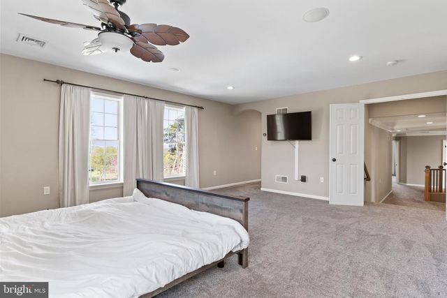 3710 FALKSTONE DR, Mechanicsburg, PA 17050
