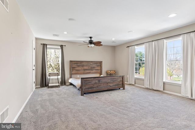 3710 FALKSTONE DR, Mechanicsburg, PA 17050