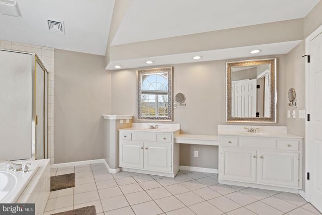 3710 FALKSTONE DR, Mechanicsburg, PA 17050