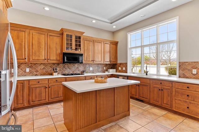 3710 FALKSTONE DR, Mechanicsburg, PA 17050