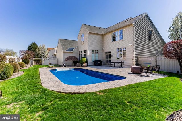 3710 FALKSTONE DR, Mechanicsburg, PA 17050