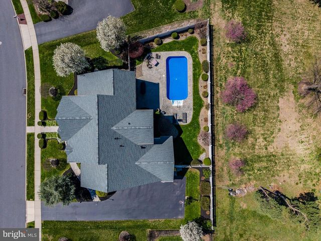 3710 FALKSTONE DR, Mechanicsburg, PA 17050