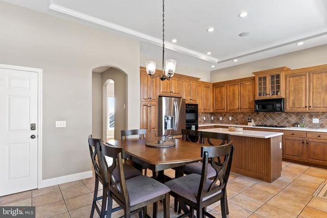 3710 FALKSTONE DR, Mechanicsburg, PA 17050