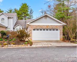 100 Thistle Knoll Court, Asheville, NC 28803