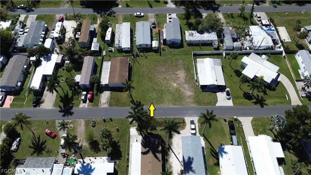 12101 Cypress DR, Fort Myers, FL 33908