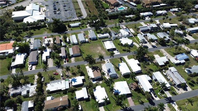 12101 Cypress DR, Fort Myers, FL 33908