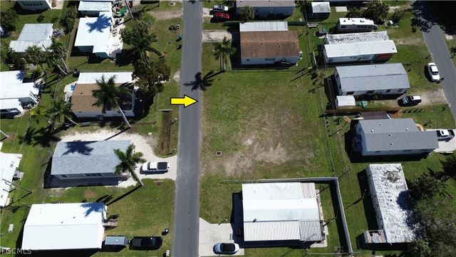 12101 Cypress DR, Fort Myers, FL 33908