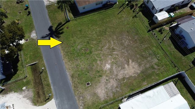 12101 Cypress DR, Fort Myers, FL 33908