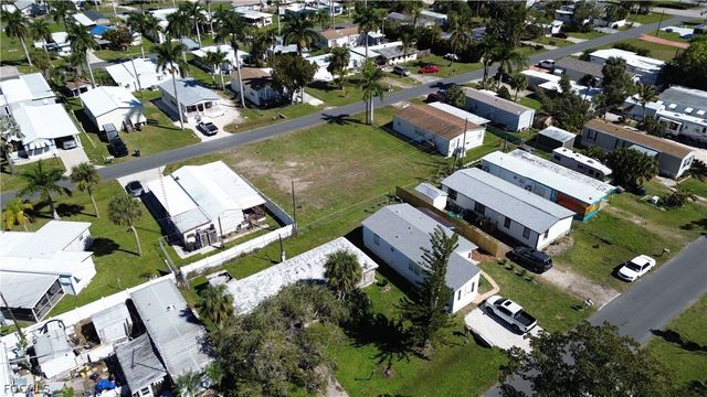 12101 Cypress DR, Fort Myers, FL 33908