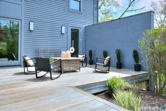 123 Cross Highway, Westport, CT 06880
