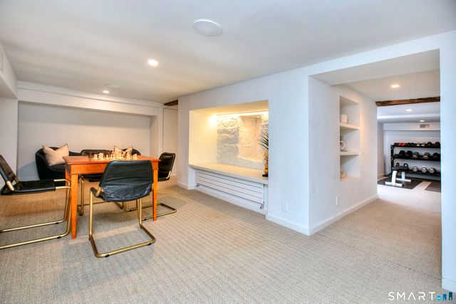 123 Cross Highway, Westport, CT 06880