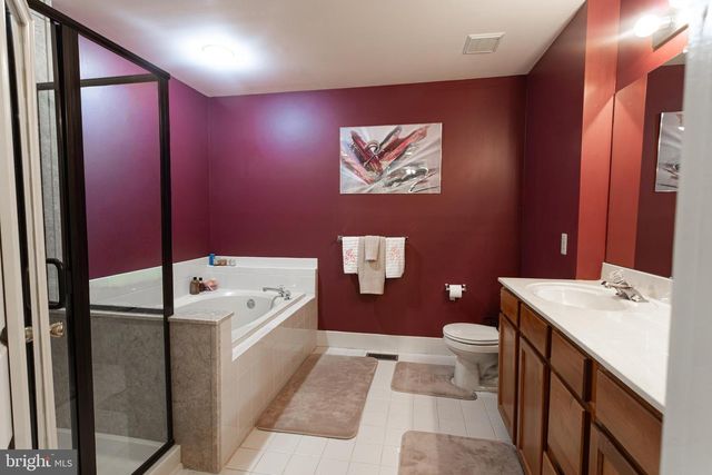 105 YORKTOWN CT, Malvern, PA 19355