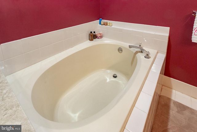 105 YORKTOWN CT, Malvern, PA 19355