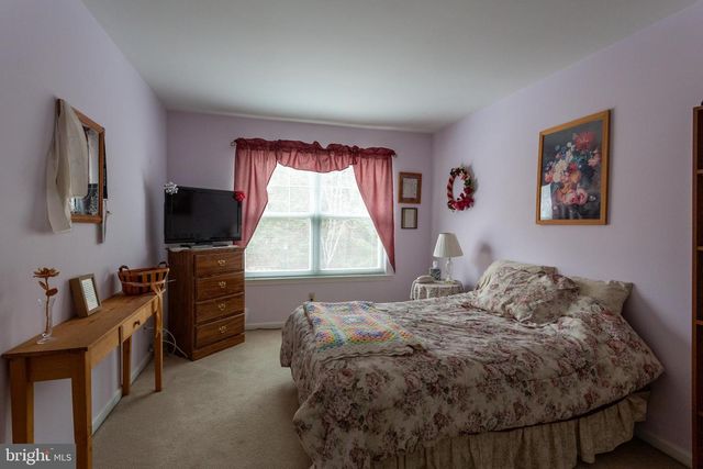 105 YORKTOWN CT, Malvern, PA 19355