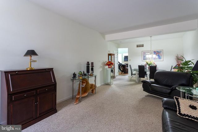 105 YORKTOWN CT, Malvern, PA 19355