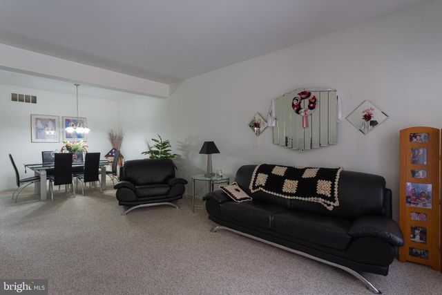 105 YORKTOWN CT, Malvern, PA 19355