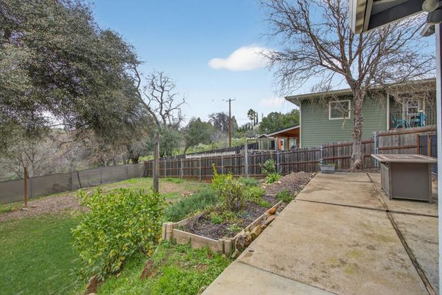 526 Fairview Dr, Placerville, CA 95667