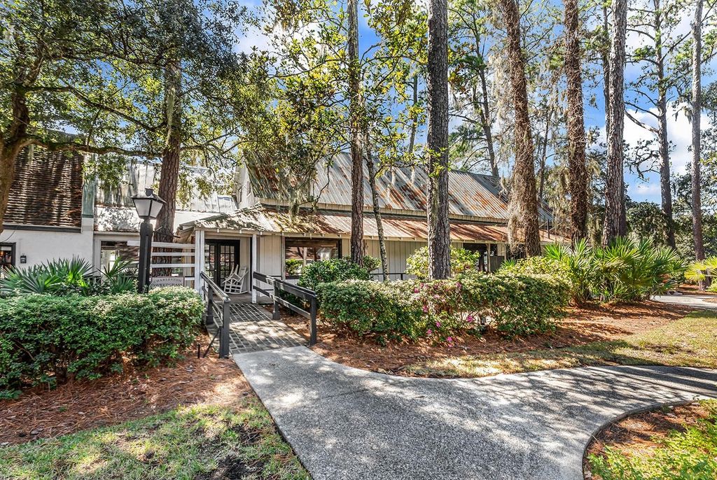 10880 Ocean Highway Building 16, Pawleys Island, SC 29585 — exterior
