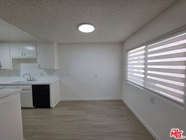 10815 Rose Avenue 2, Los Angeles, CA 90034