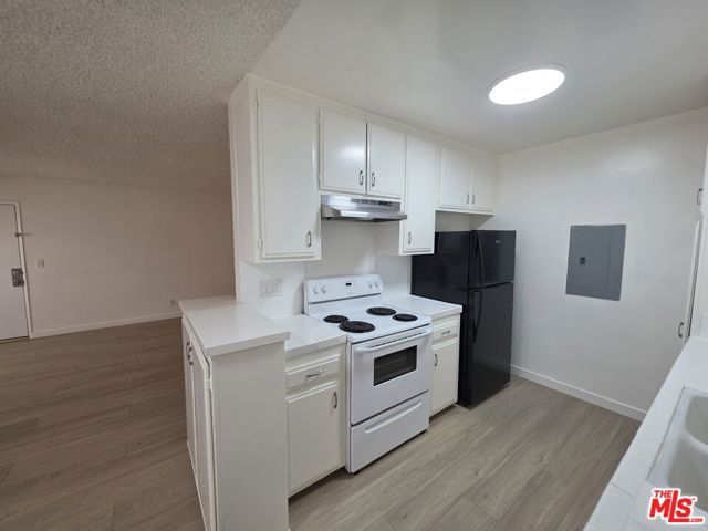 10815 Rose Avenue 2, Los Angeles, CA 90034