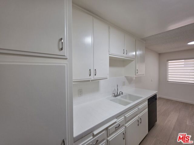 10815 Rose Avenue 2, Los Angeles, CA 90034