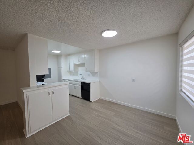 10815 Rose Avenue 2, Los Angeles, CA 90034