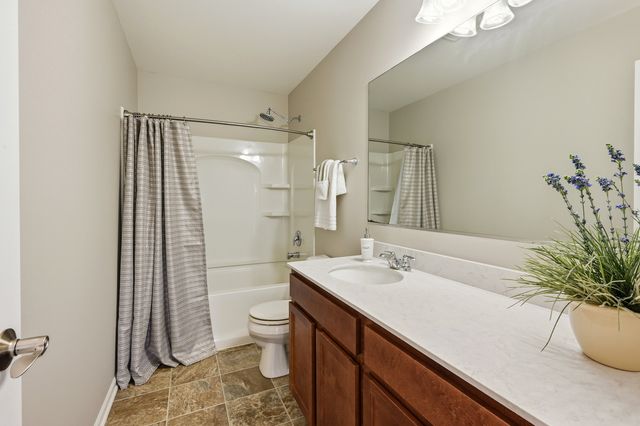 322 Longview Drive, Elgin, IL 60124