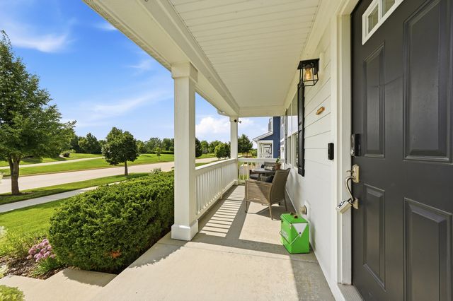 322 Longview Drive, Elgin, IL 60124