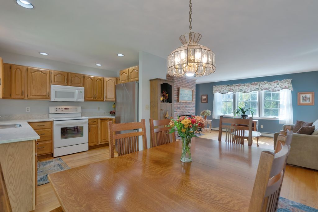 2 Colchester Drive, South Portland, ME 04106 — photo 4