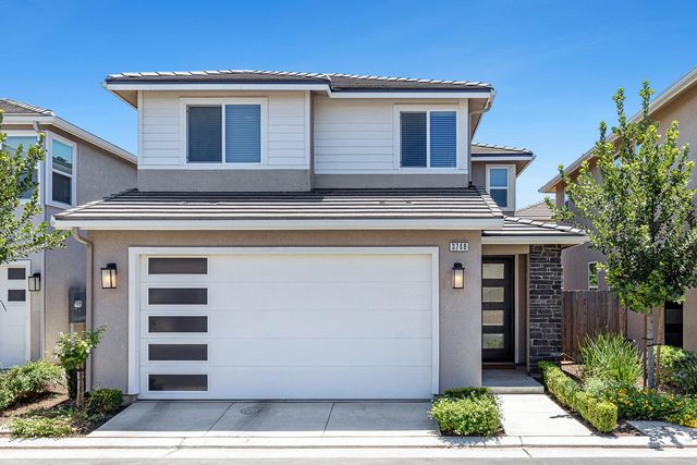 3748 Longford Way, Clovis, CA 93619