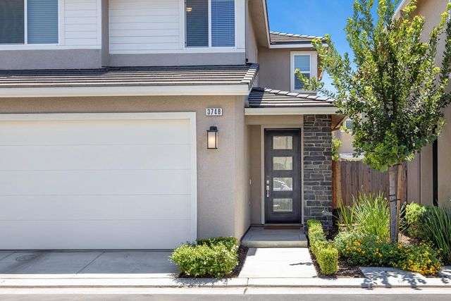 3748 Longford Way, Clovis, CA 93619