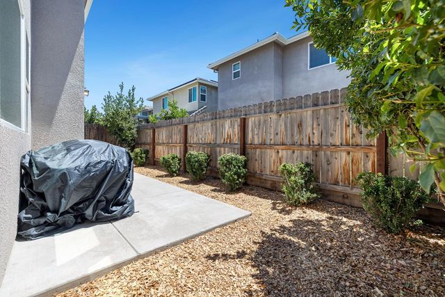 3748 Longford Way, Clovis, CA 93619