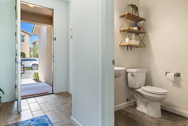 3748 Longford Way, Clovis, CA 93619