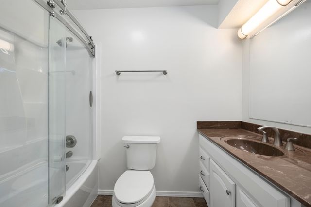 304 Greenbrier Lane, Hollister, MO 65672