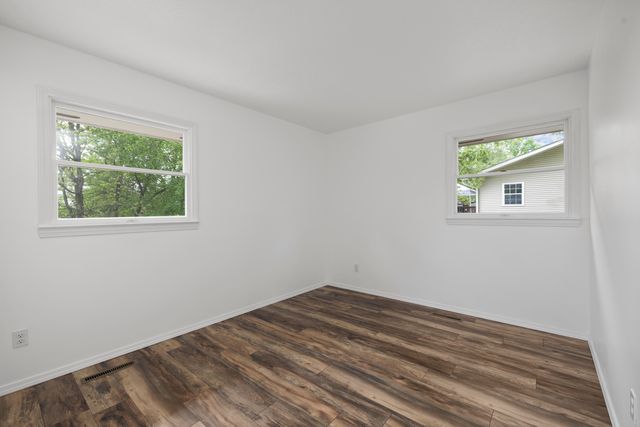 304 Greenbrier Lane, Hollister, MO 65672