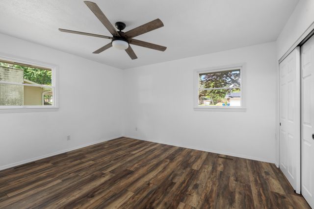 304 Greenbrier Lane, Hollister, MO 65672