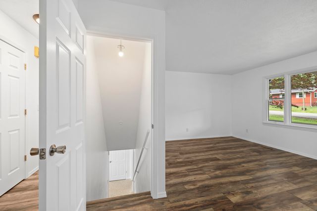 304 Greenbrier Lane, Hollister, MO 65672