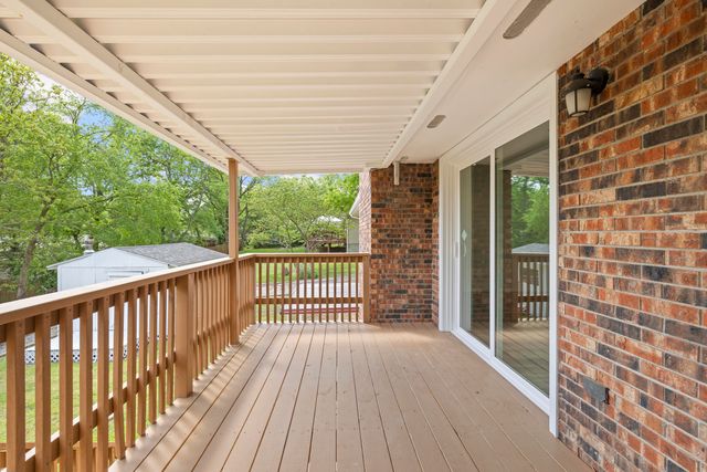 304 Greenbrier Lane, Hollister, MO 65672